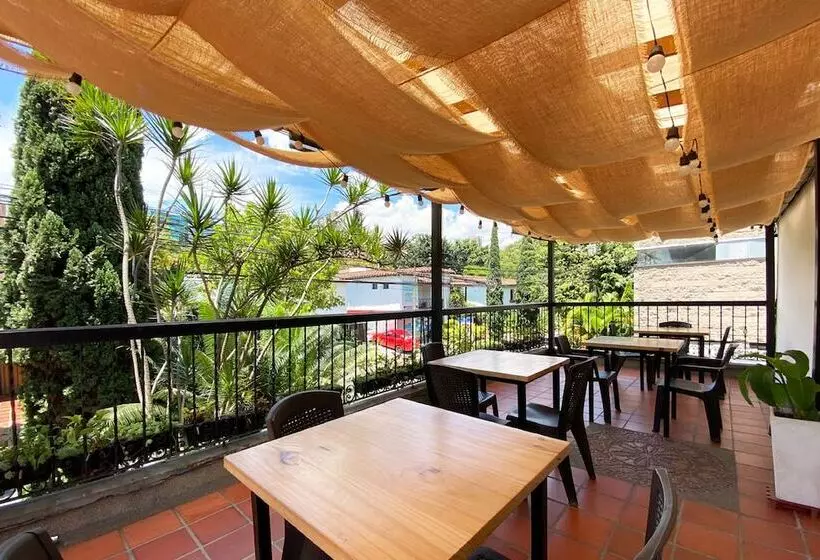 Hotelli Ayenda 1224 Pixel House