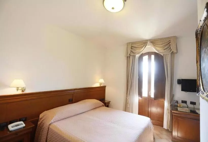 Hotelli Castello Di Septe