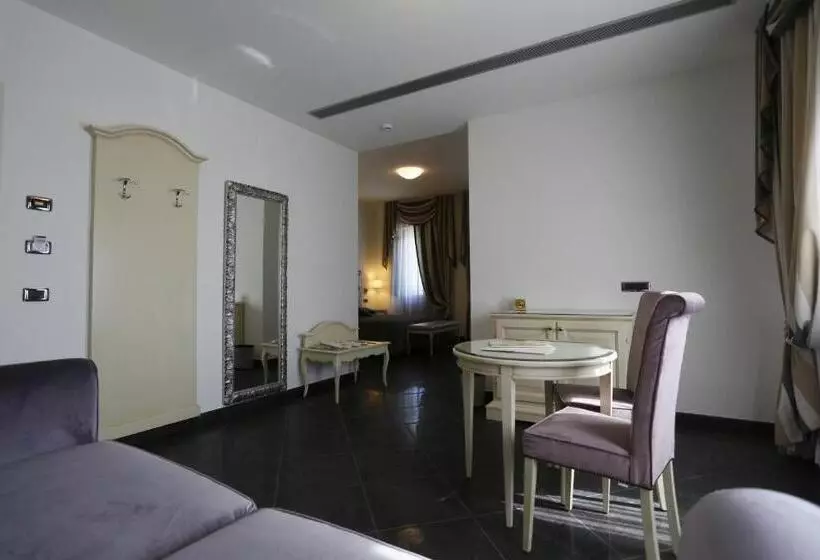 Hotelli Castello Di Septe