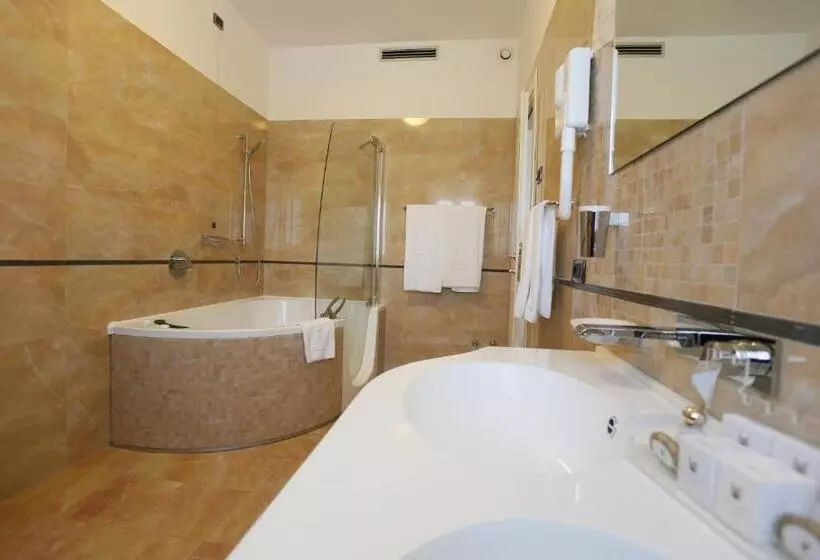 Hotelli Castello Di Septe