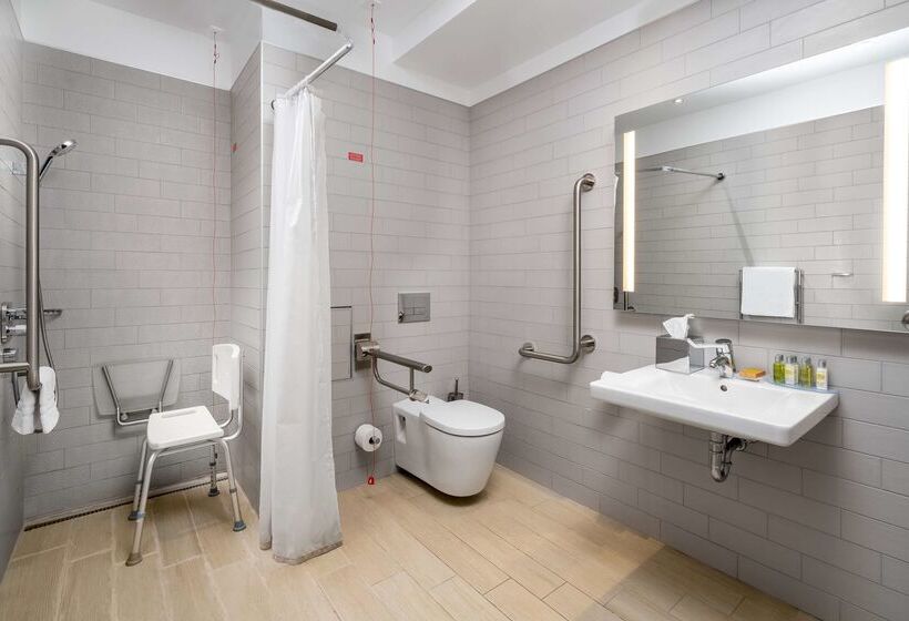 هتل Hilton Garden Inn Bucharest Old Town