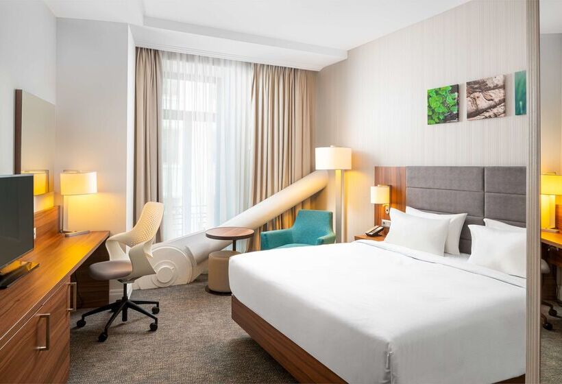 هتل Hilton Garden Inn Bucharest Old Town