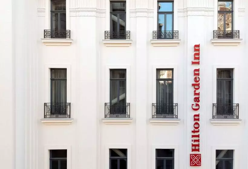 هتل Hilton Garden Inn Bucharest Old Town