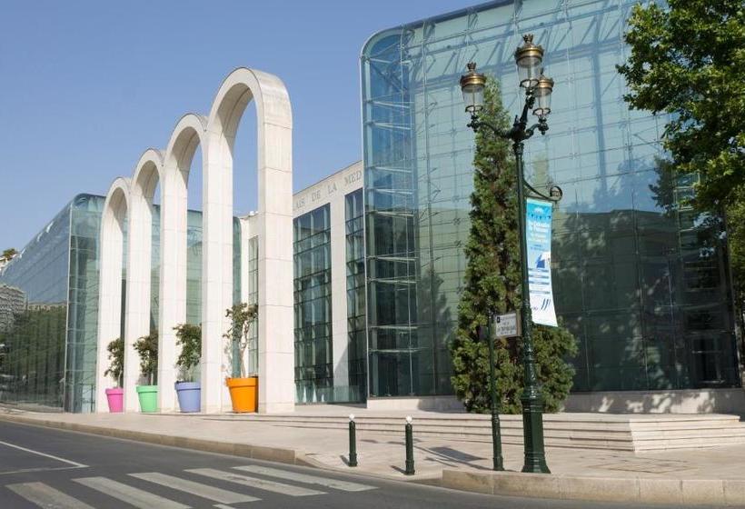 هتل Hôtel De Paris La Défense