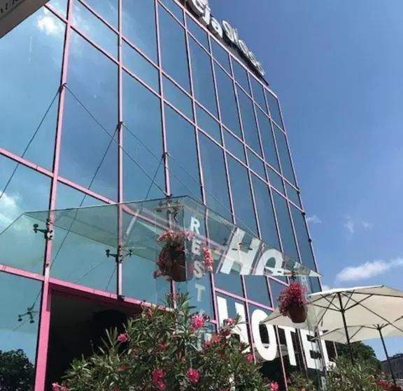Hotelli & Restauracja Glass