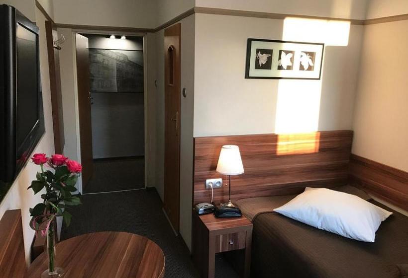 酒店 & Restauracja Glass