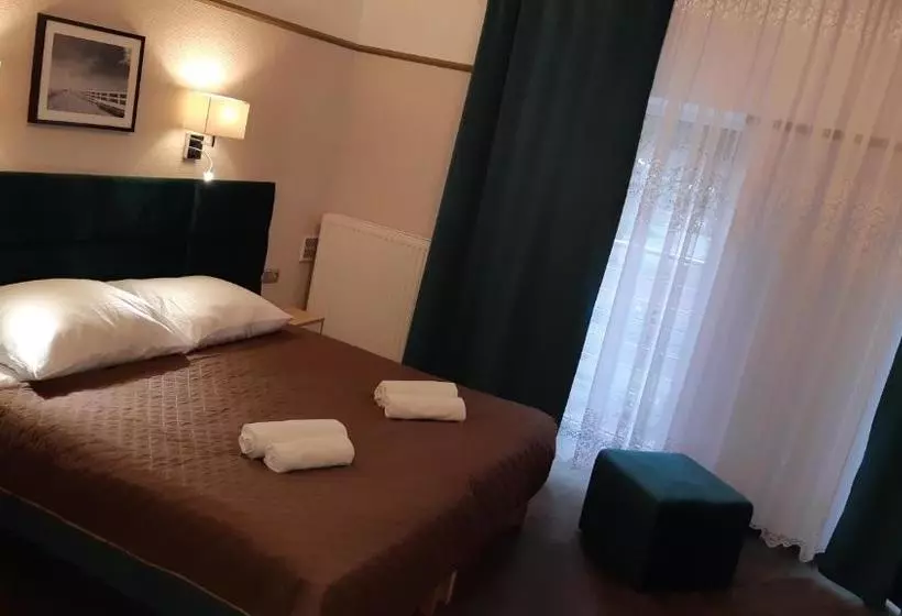 Hotelli & Restauracja Glass