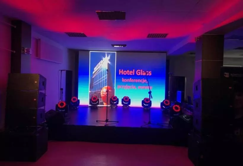 Hotelli & Restauracja Glass