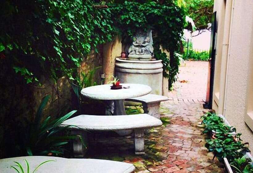 פנסיון Magnolia Place Guest Houses