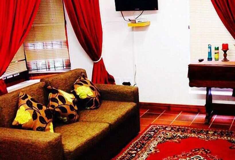 פנסיון Magnolia Place Guest Houses