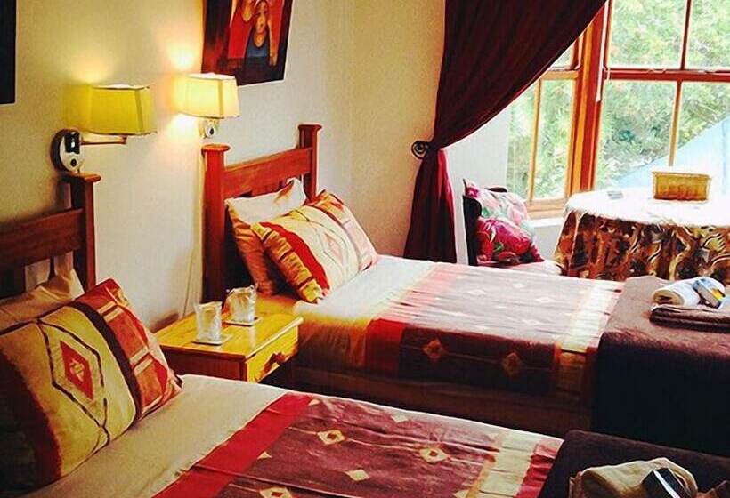 פנסיון Magnolia Place Guest Houses