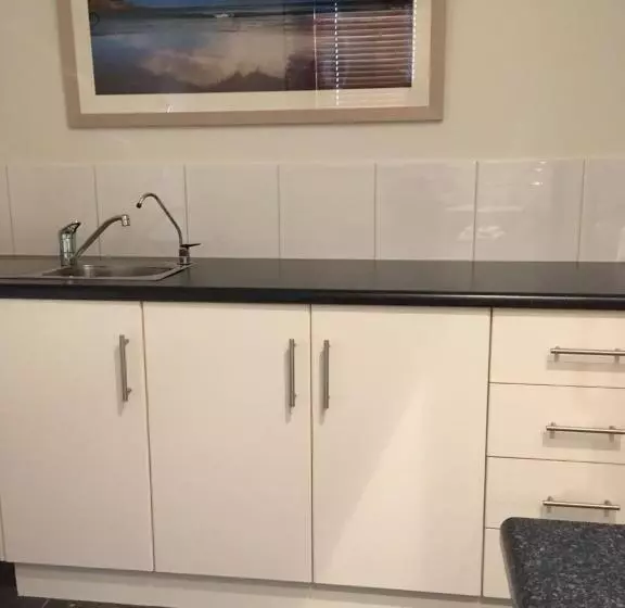 Wine And Roses Bed And Breakfast