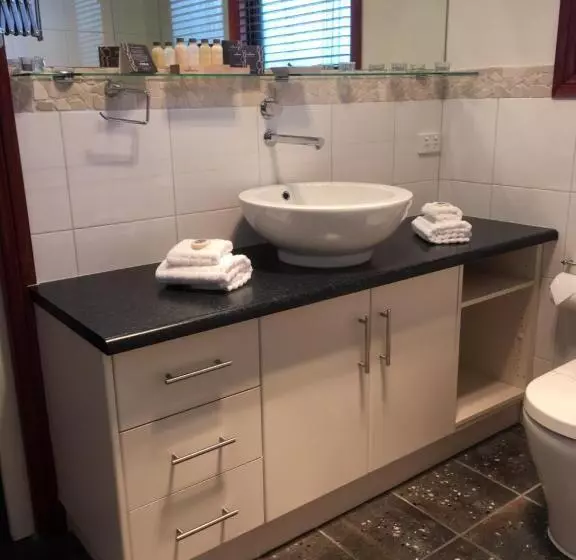 Wine And Roses Bed And Breakfast