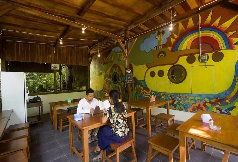 هاستل Dorme Tree