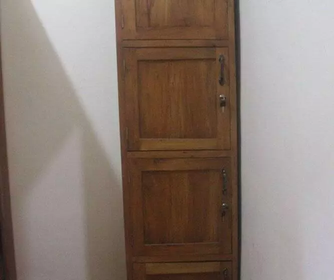 هاستل Dorme Tree