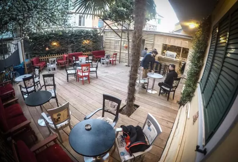 Arka Hostel