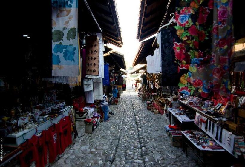 ベッドアンドブレックファースト Panorama Hotel Central