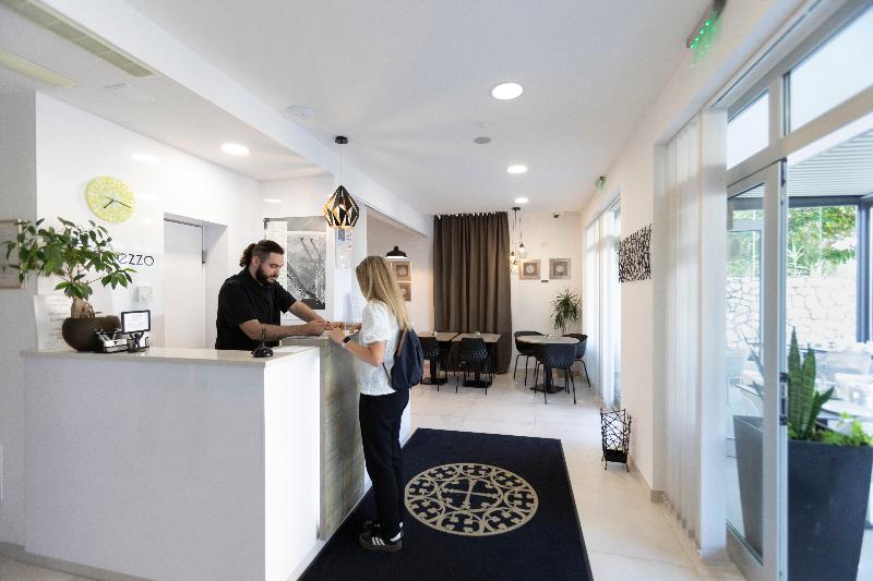 Boutique Hotel Intermezzo   Pag Centre