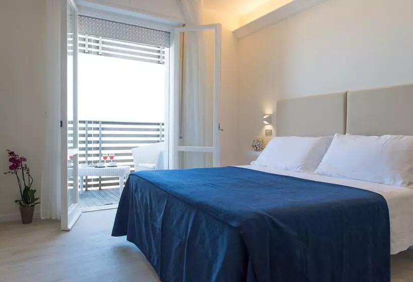 Kiss Beachfront Hotel & Restaurant