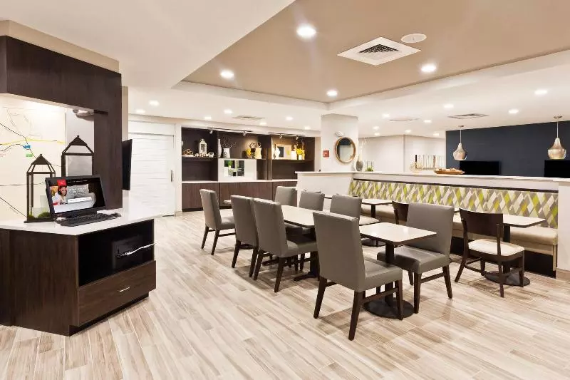 ホテル Towneplace Suites By Marriott Montgomery Eastchase