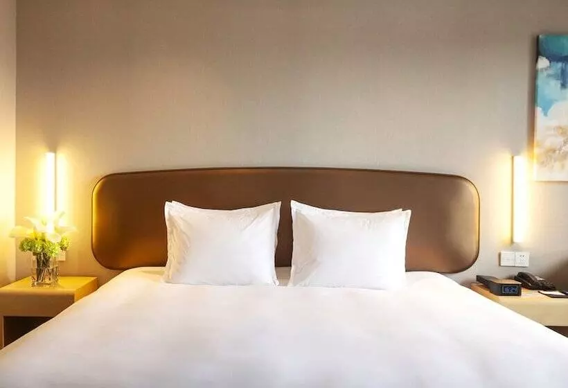 Hotelli Holiday Inn Express Chifeng Hongshan By Ihg