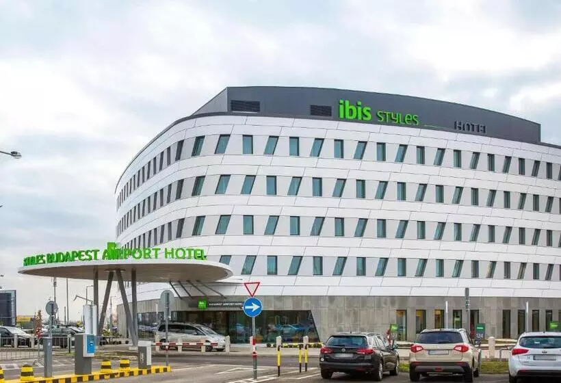 ホテル Ibis Styles Budapest Airport