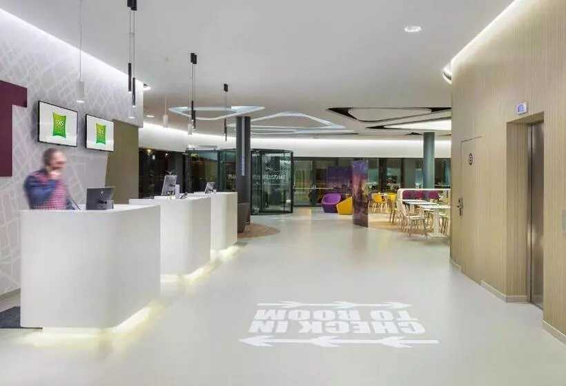 ホテル Ibis Styles Budapest Airport