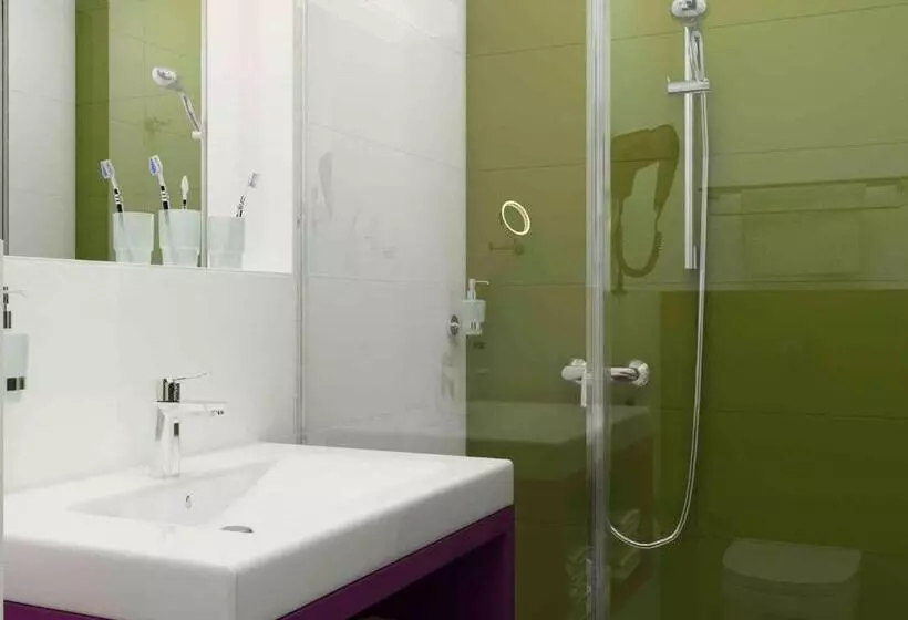 ホテル Ibis Styles Budapest Airport
