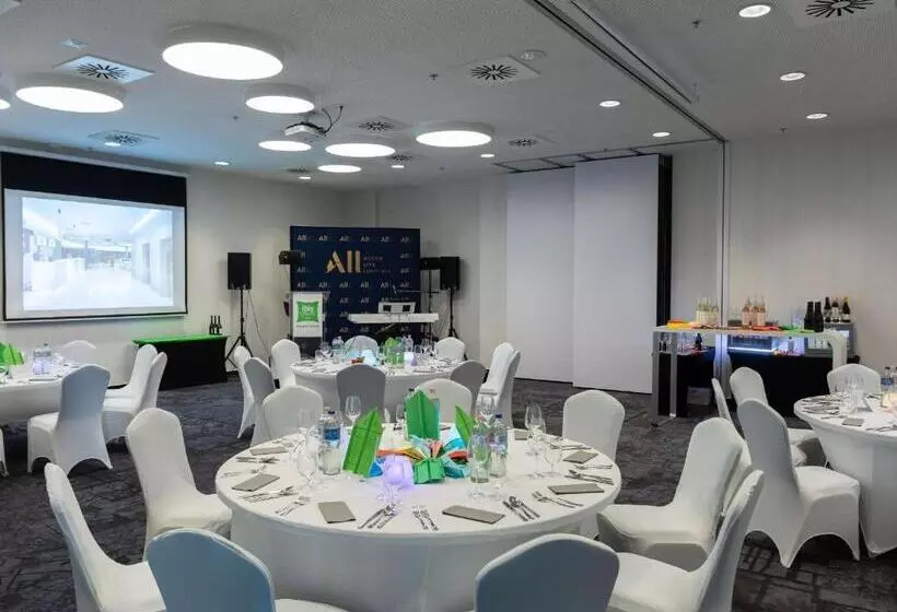 ホテル Ibis Styles Budapest Airport