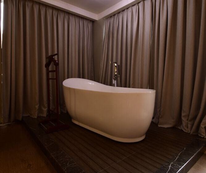 Hotel Kiranshree Grand