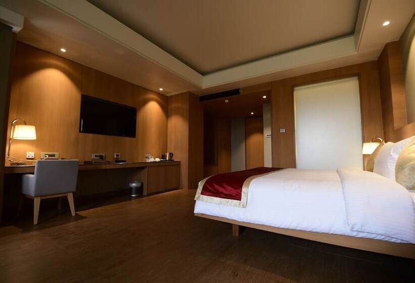 Hotel Kiranshree Grand