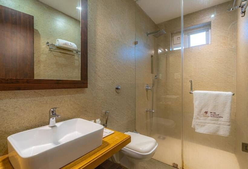 בית מלון כפרי Riva Gold Coast