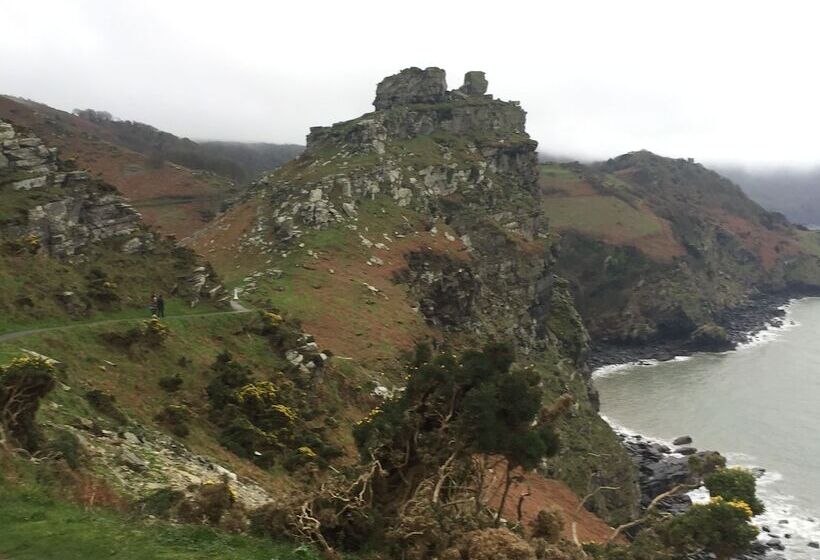 تختخواب و صبحانه Exmoor House