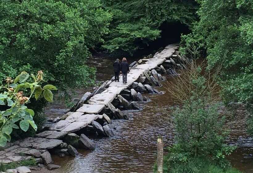 تختخواب و صبحانه Exmoor House