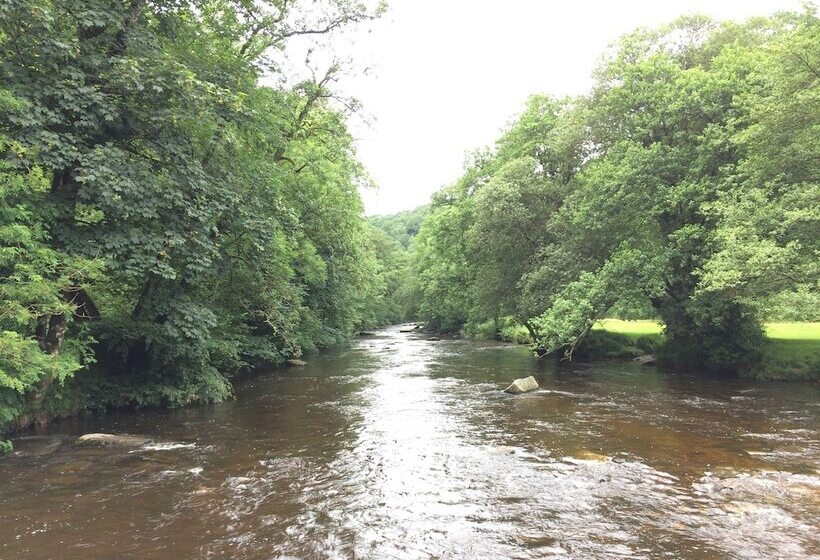 تختخواب و صبحانه Exmoor House