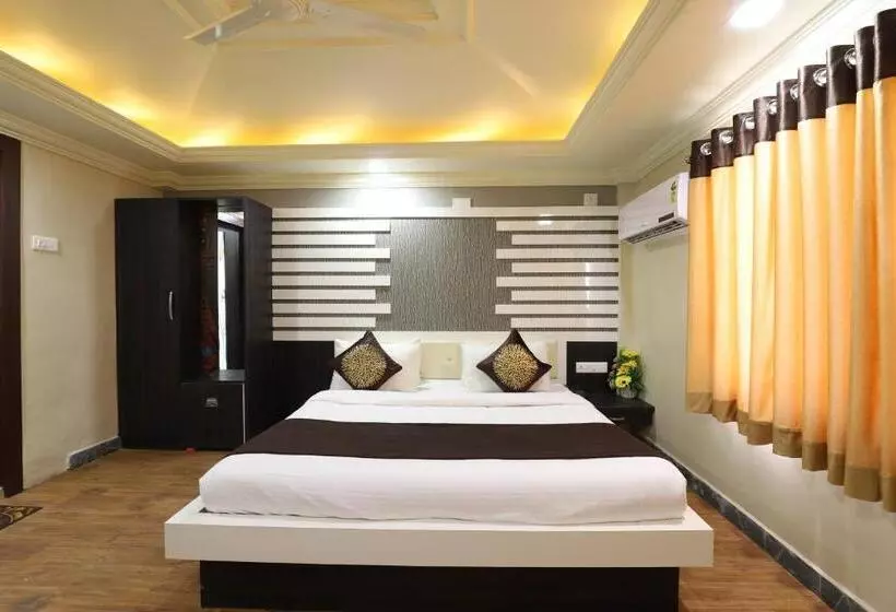 Hotelli Loyal Residency