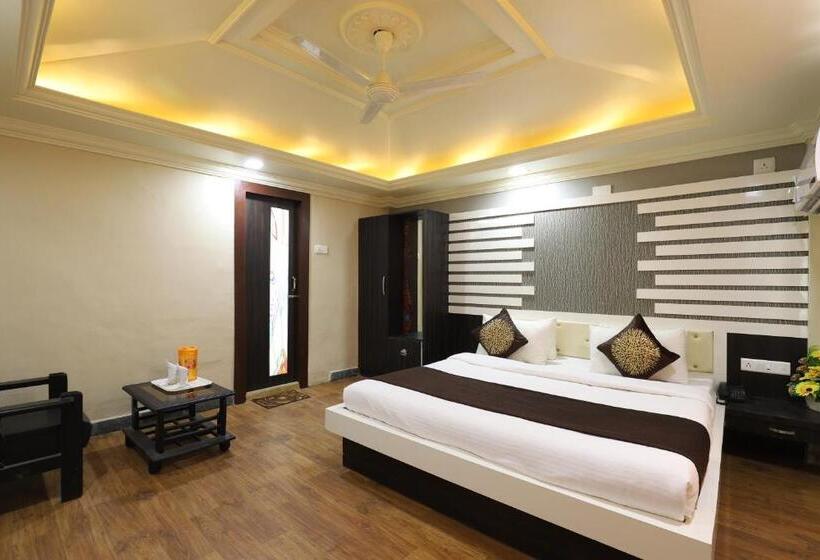 فندق Loyal Residency