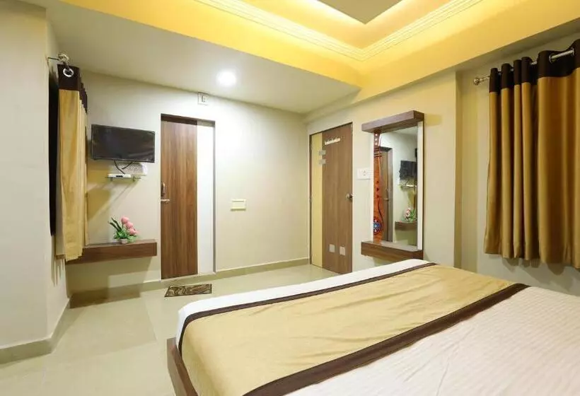 Hotelli Loyal Residency