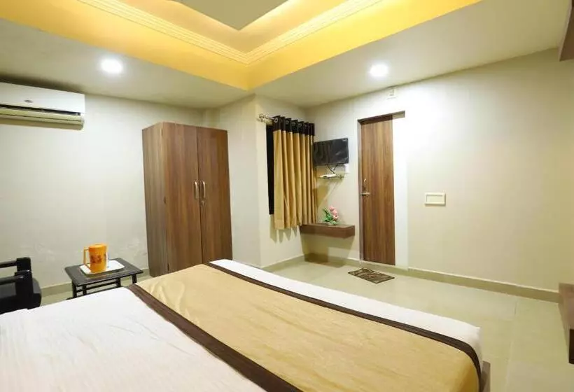 Hotelli Loyal Residency