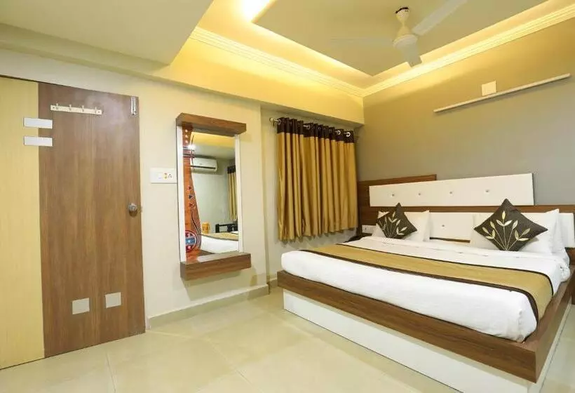 Hotelli Loyal Residency