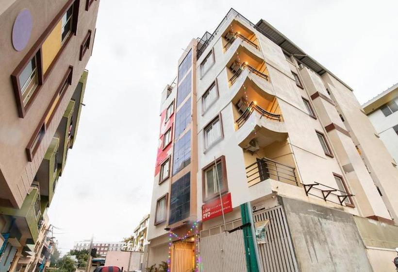 Hotel Capital O 9917 Sjr Suites And Comforts