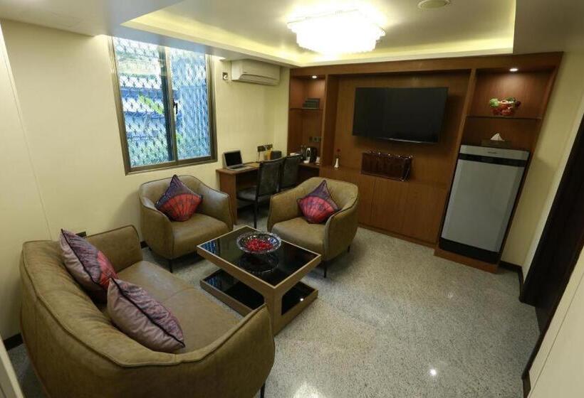 Rose Palace Hotel Yangon