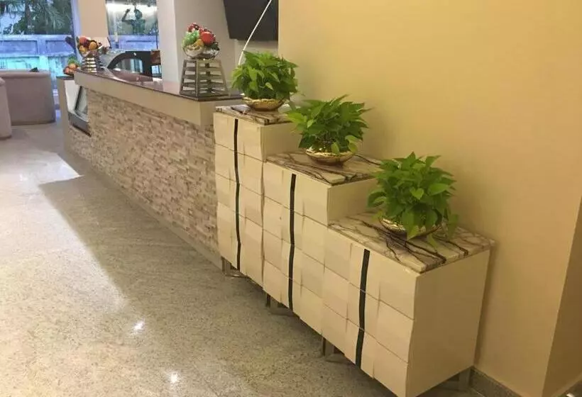 Rose Palace Hotel Yangon
