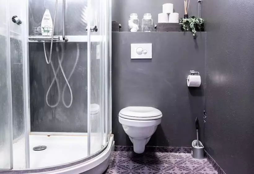 Au44 Hostel