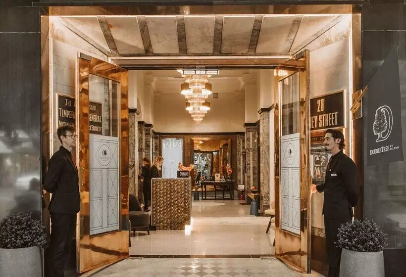ホテル Doubletree By Hilton Wellington