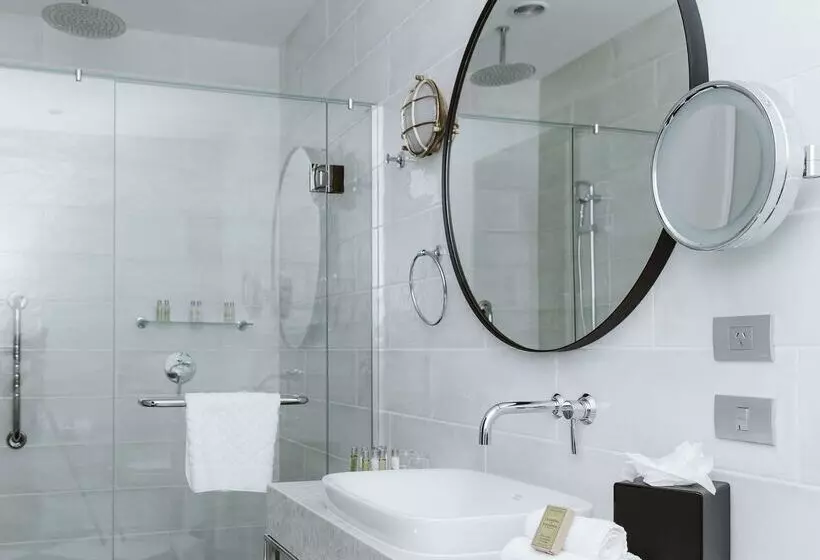 ホテル Doubletree By Hilton Wellington