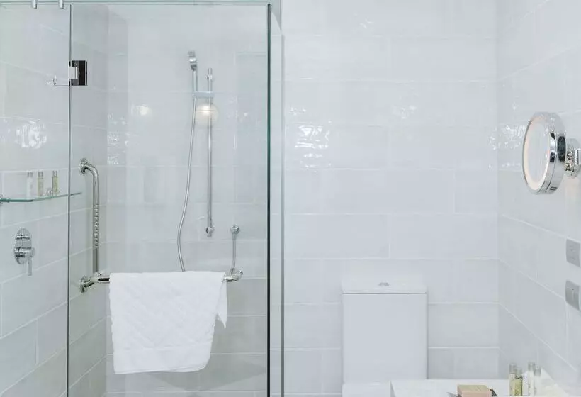 ホテル Doubletree By Hilton Wellington