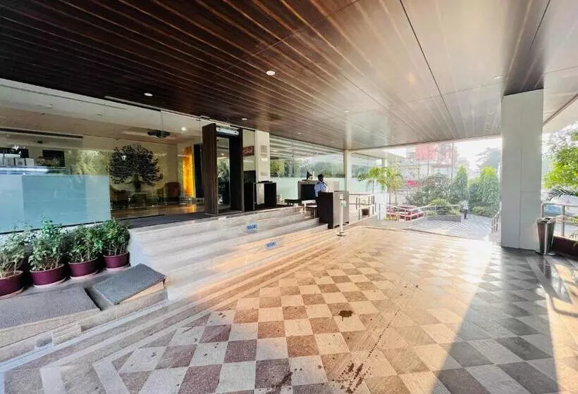 Fortune Inn Promenade, Vadodara   Member Itc S Hotel Group