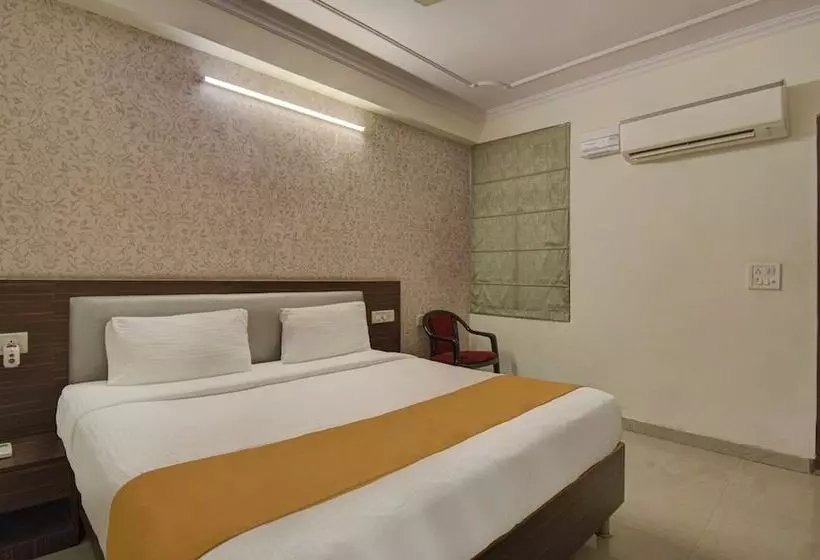 Hotel Radha Nikunj Residency