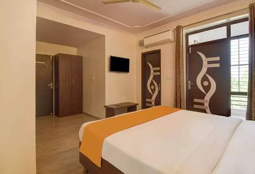 Hotel Radha Nikunj Residency